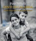 Genti di Calabria. Atlante fotografico di geografia umana. Con DVD-ROM