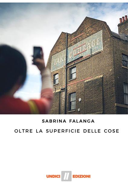 Oltre la superficie delle cose - Sabrina Falanga - copertina