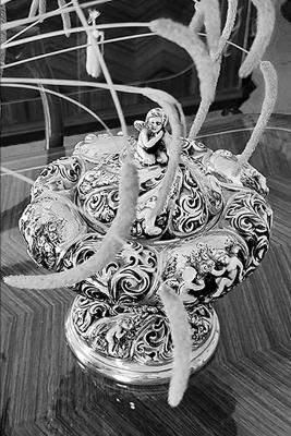 To Be Just: A Delphic Graft: A Handbook for Lawful Resistance Bilingual edition in Russian and English - Antonios Peripatitis - cover